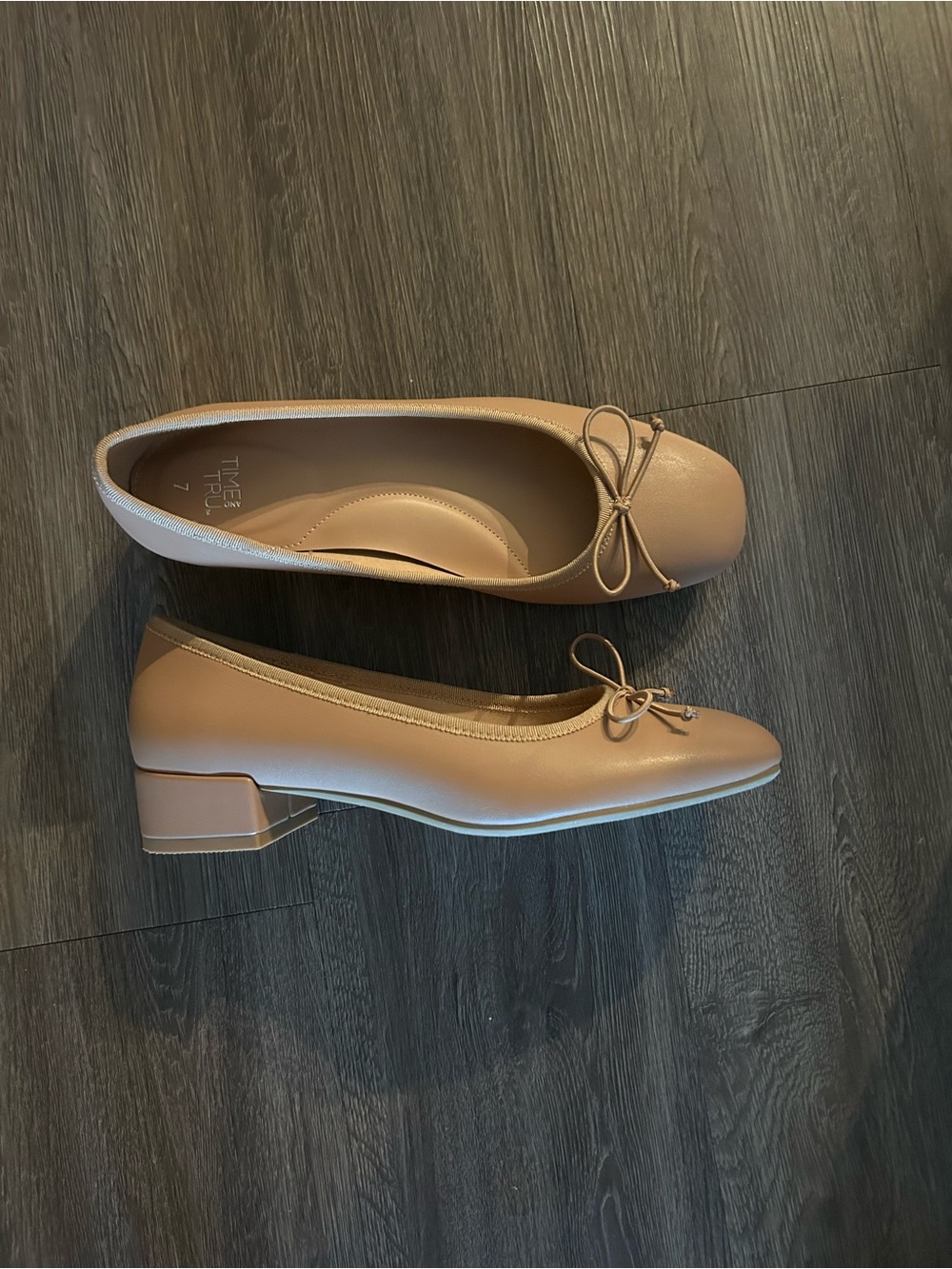 Ballet Flat :Classic Bow Almond-Toe Low Heel Ballet Flats in Tan